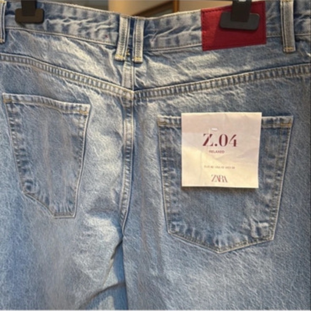 Zara Women Relaxed Light Blue Washed Jeans - Picture 5 of 8